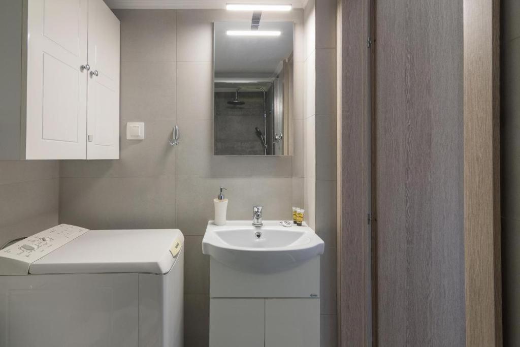Lovely Studio Apartment For 2 Ppl In Athene Buitenkant foto